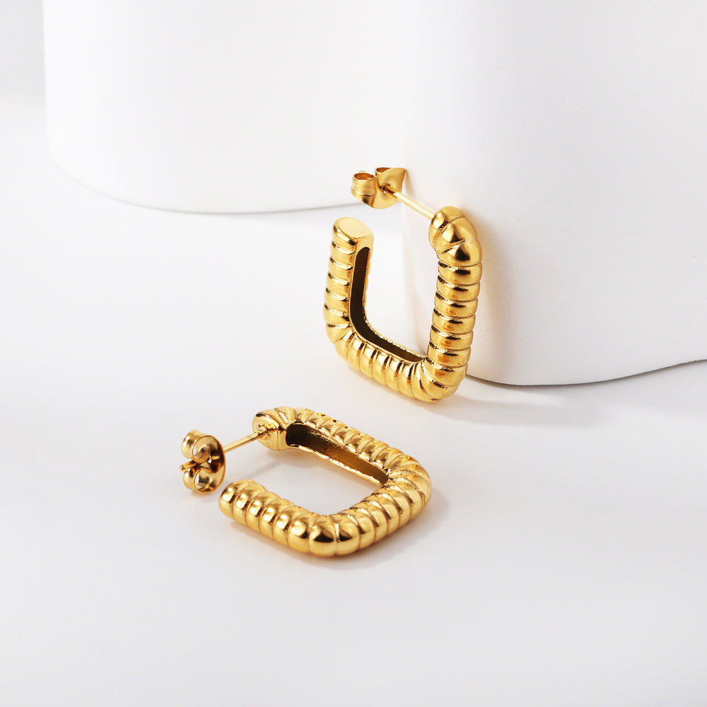Bulk Ribbed U Shaped Stud Earrings for Fashion Distributors Stylish Structure