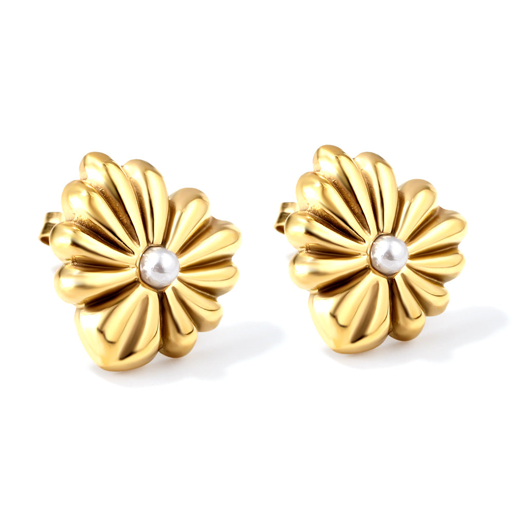 Wholesale 18K Gold Flower - pearl Stud Earrings Charming Look