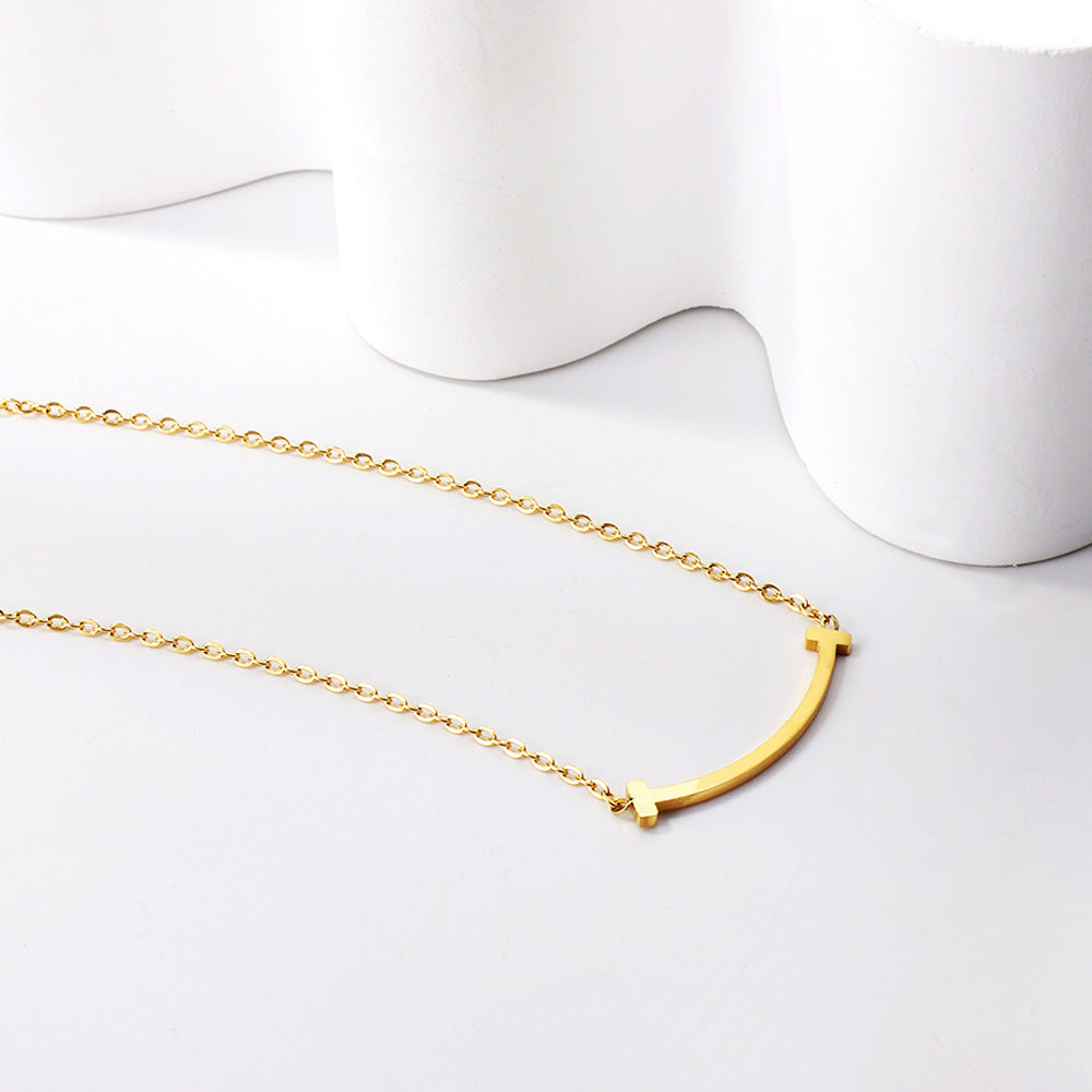 Wholesale 18K Gold Green - accented Arc Necklace Charming Design