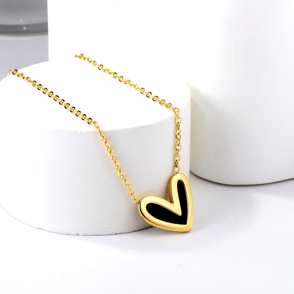 Wholesale Stainless Steel White / Black / Red / Green Heart Shaped Pendant Necklace Pure Style