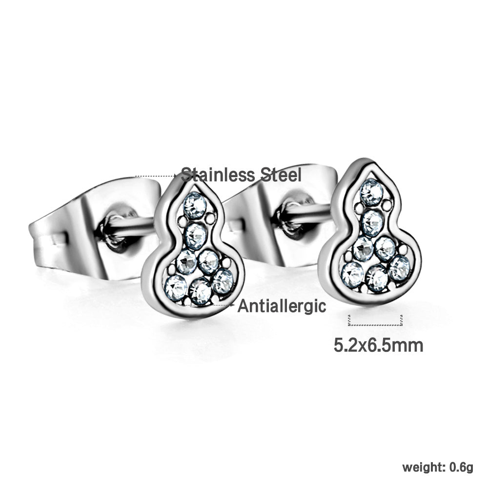 Custom 18K Gold Diamond Heart Earrings Elegant Design