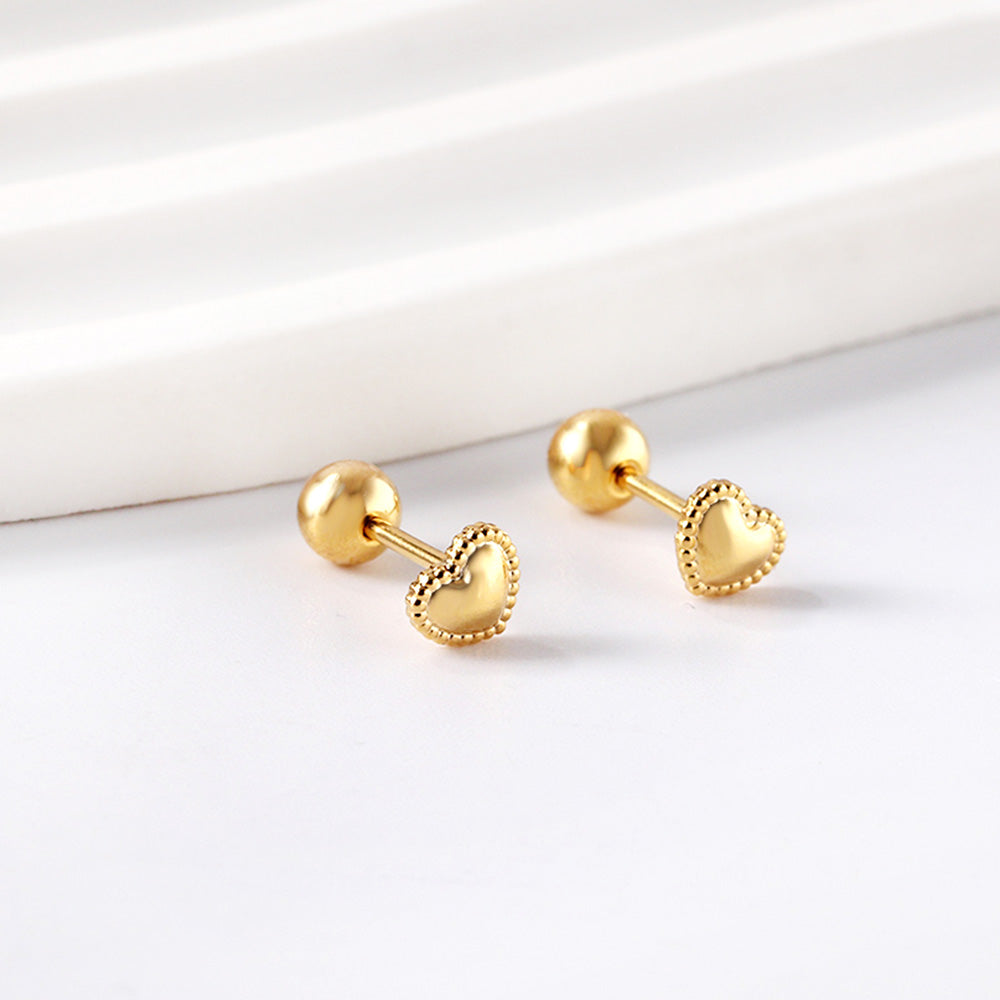 Wholesale 18K Gold Heart Pattern Stud Earrings Romantic Design