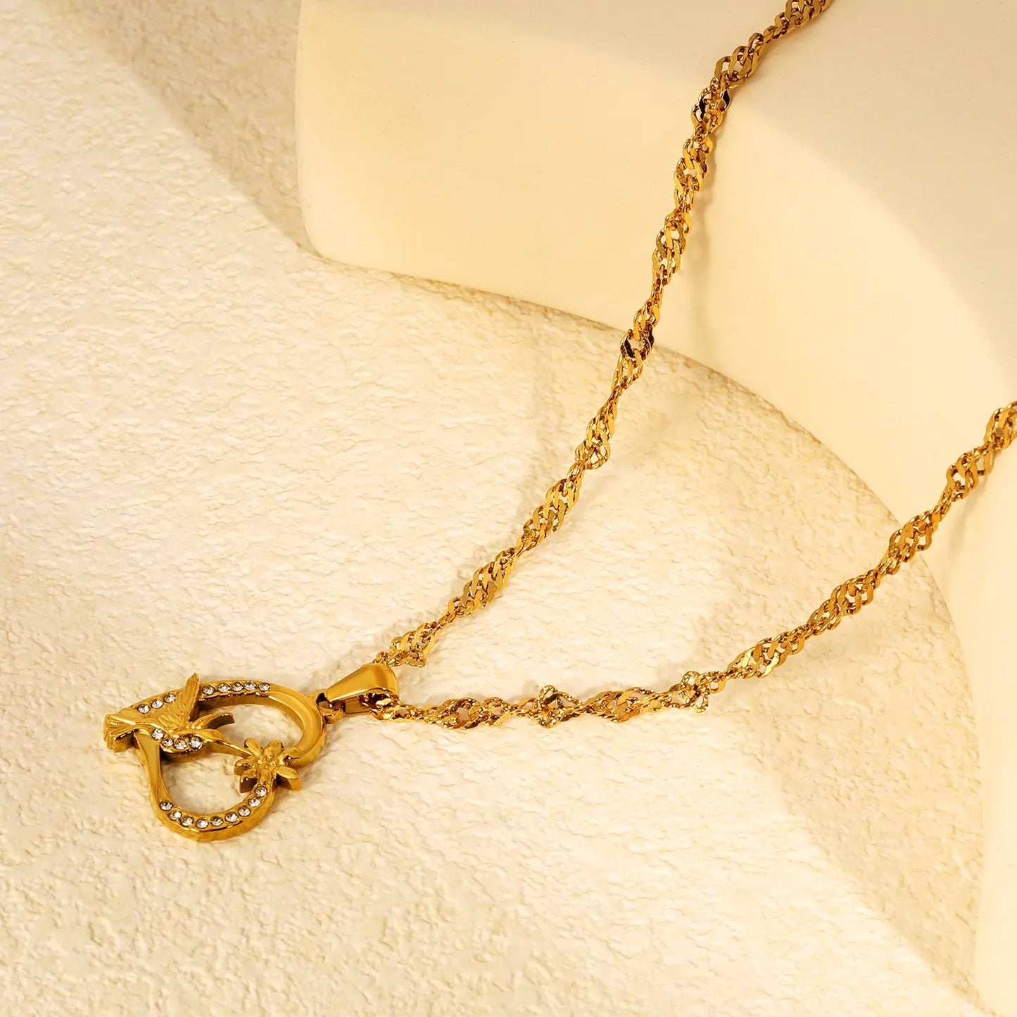 Luxury Hummingbird Heart Necklace | Waterproof Gold Cuban Chain