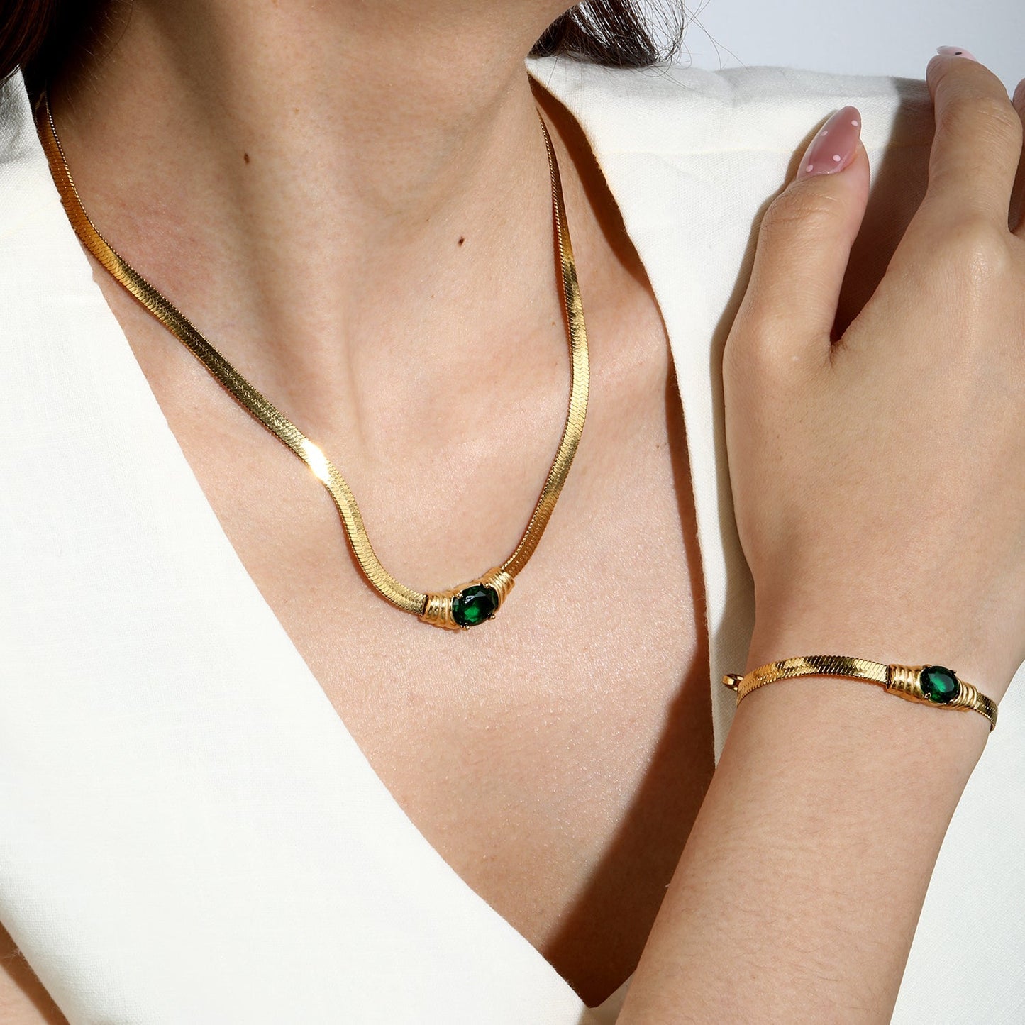 Retro Liquid Gold Fishbone Chain | Tarnish-Free Green Zircon Gem
