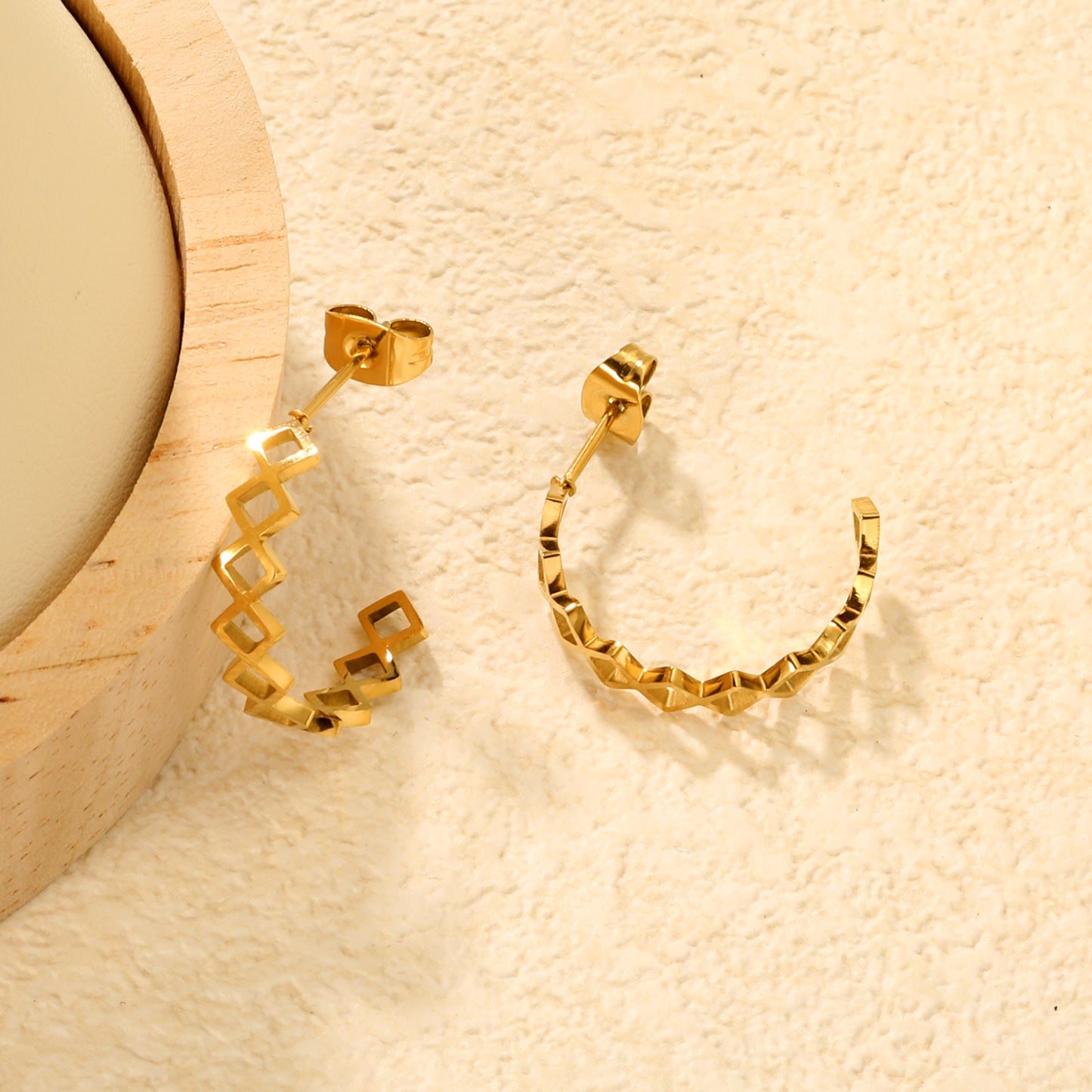 Wholesale Waterproof PVD Gold Plated Lozenge Link Hoop Earrings