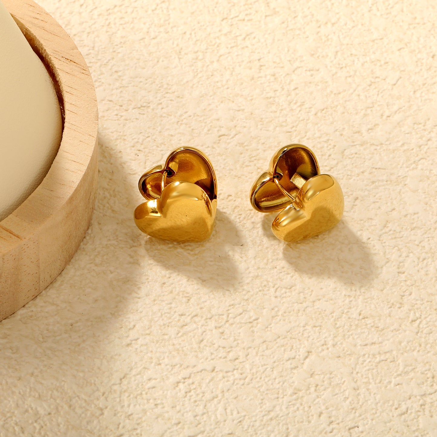 Wholesale 18K Gold Plated Heart Ear Cuff Festival Ready Light LuxuryClose-ups of the gold plating and details