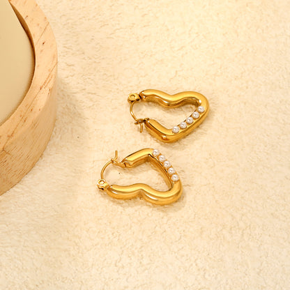 Wholesale 18K Gold Plated Openwork Heart Earrings Diamond Accent Festival CelebrationClose-ups of the gold plating and details