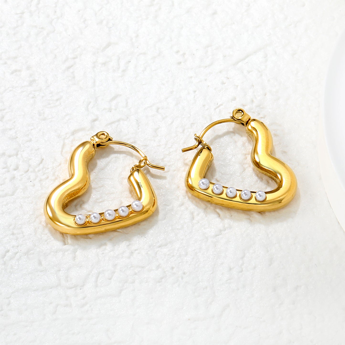 Wholesale 18K Gold Plated Openwork Heart Earrings Diamond Accent Festival CelebrationHigh-resolution Lifestyle Photos