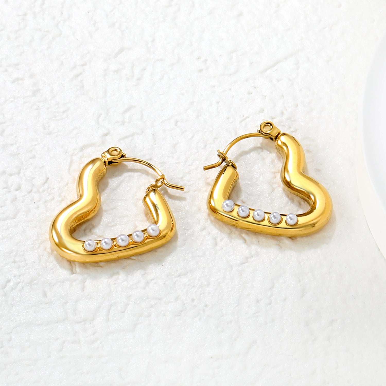 Wholesale 18K Gold Plated Openwork Heart Earrings Diamond Accent Festival CelebrationHigh-resolution Lifestyle Photos