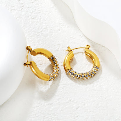 Wholesale 18K Gold Plated Pave Huggie Hoop Earrings Cubic Zirconia WaterproofHigh-resolution Lifestyle Photos_white