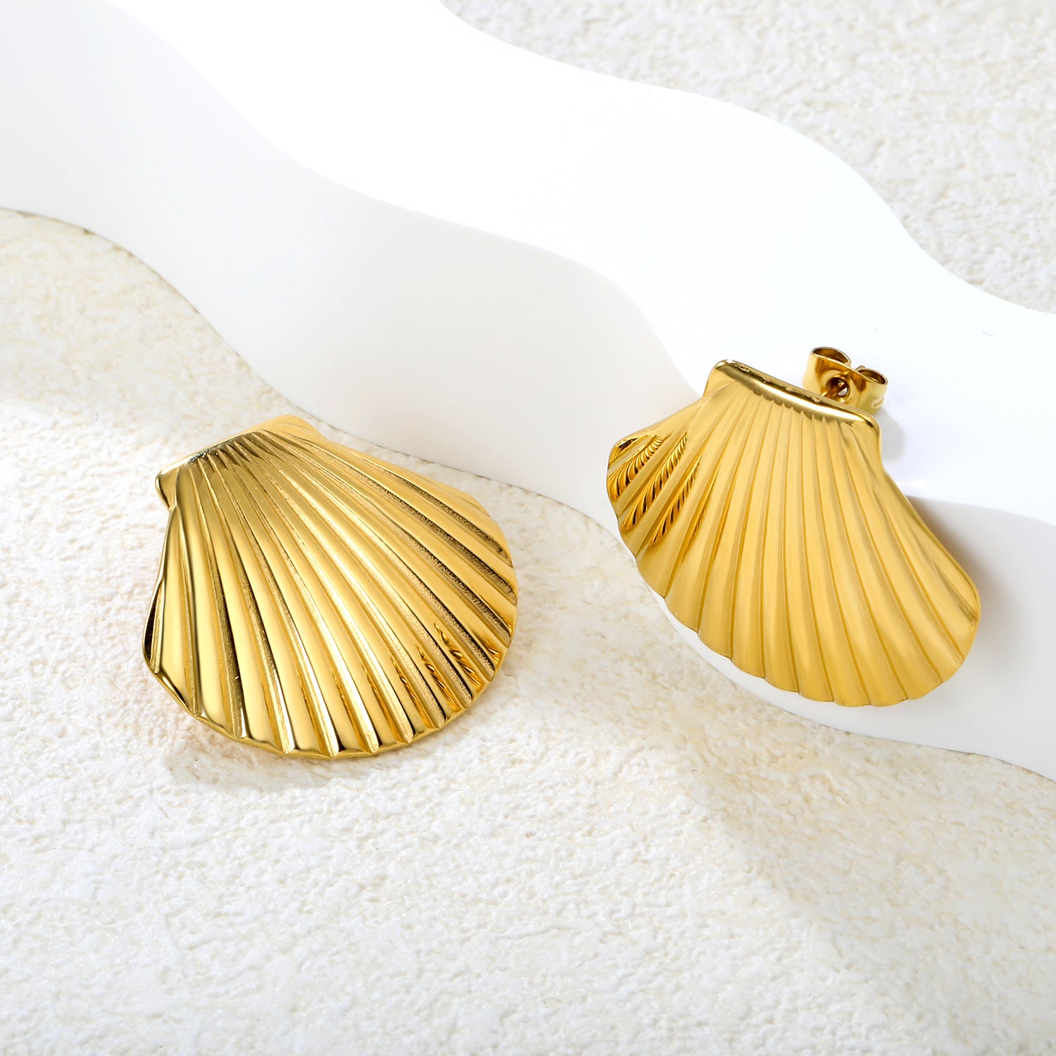 Wholesale 18K Gold Plated Shell Earrings Textured Surface Natural Theme LuxuryHigh-resolution Lifestyle Photos