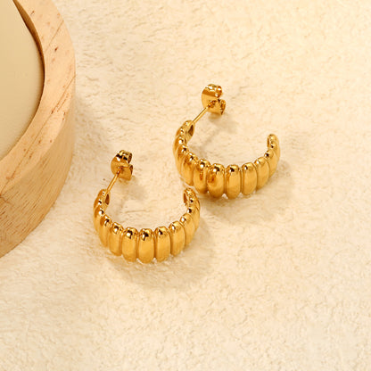 Wholesale 18K Gold Plated Wide Spiral Hoop Earrings Textured Coil Industrial VintageClose-ups of the gold plating and details