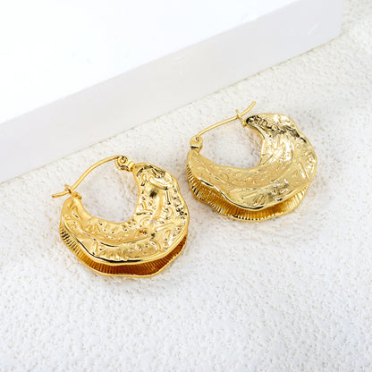 Wholesale Stainless Steel 18K Gold Plated Cast Maple Leaf Stud EarringsHigh-resolution Lifestyle Photos