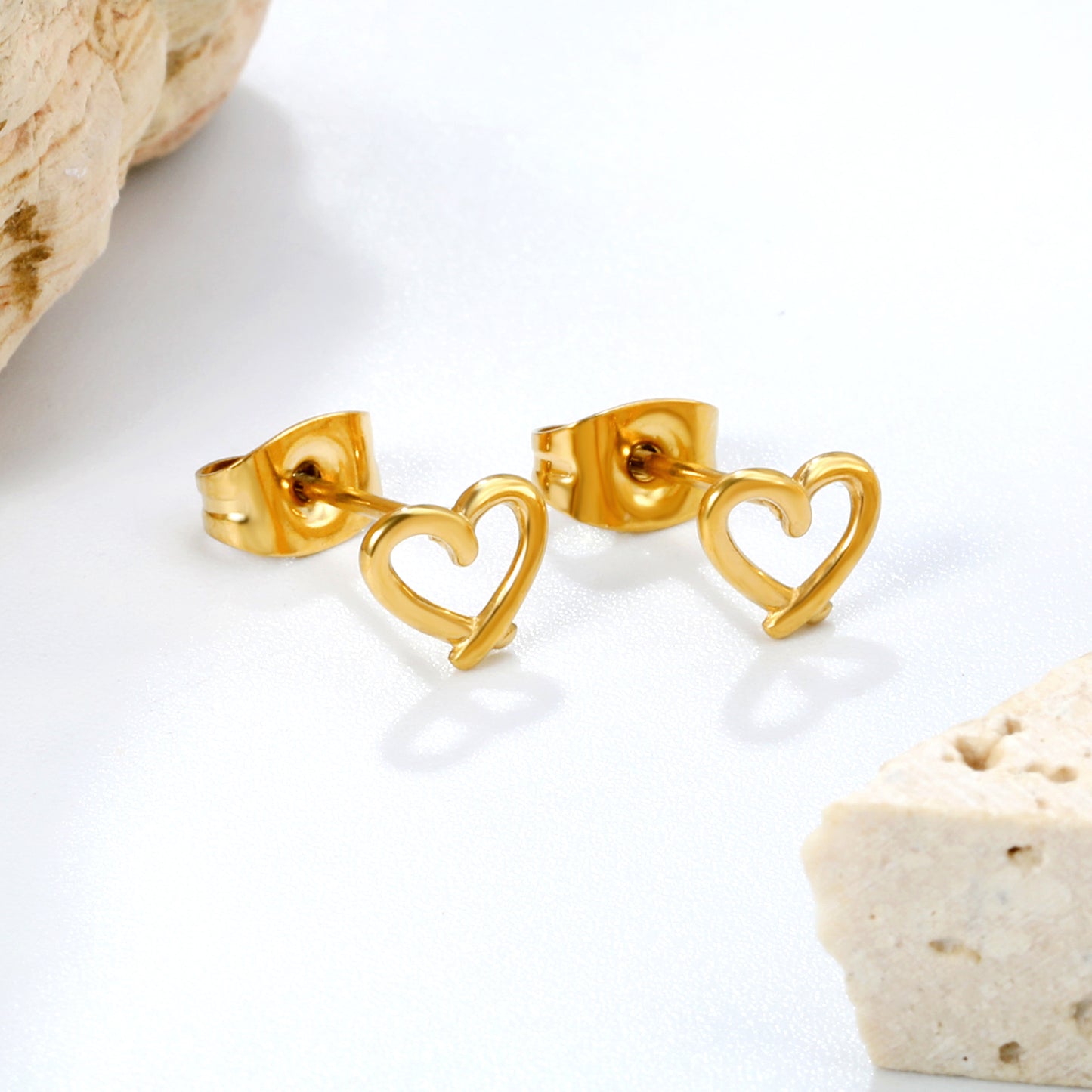 Wholesale Stainless Steel 18K Gold Plated Heart Shape Openwork Plain Pin EarringsHigh-resolution Lifestyle Photos