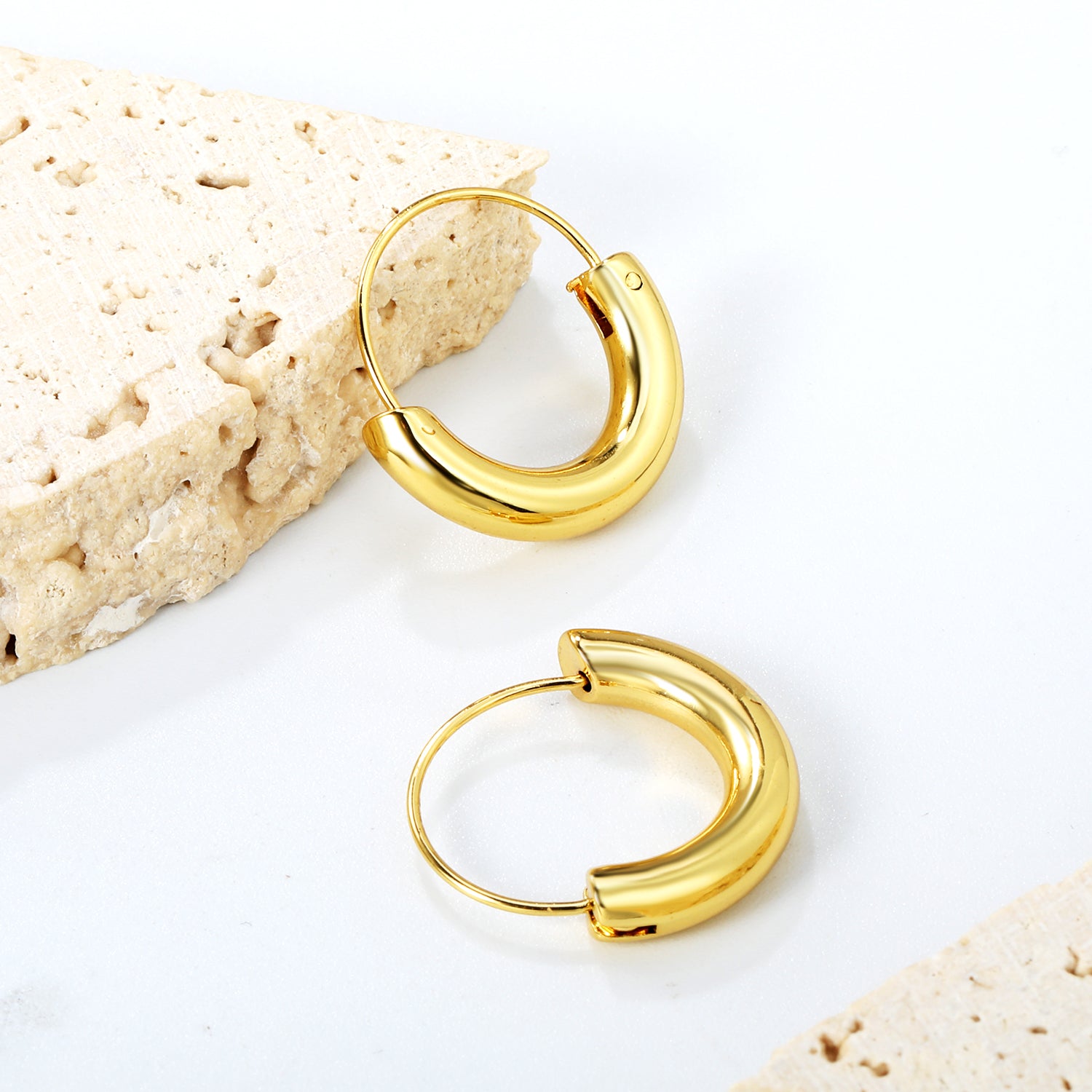 Wholesale Stainless Steel 18K Gold Plated Semi-circular Pendant Stud EarringsHigh-resolution Lifestyle Photos