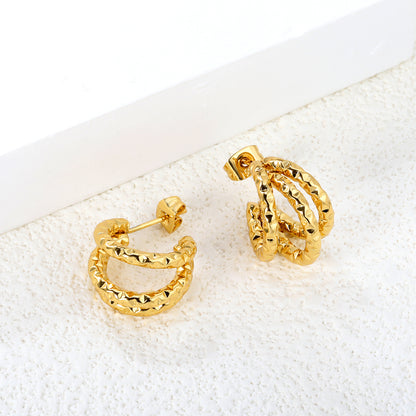 Wholesale Stainless Steel 18K Gold Plated Triple Thread C Shape Stud EarringsHigh-resolution Lifestyle Photos