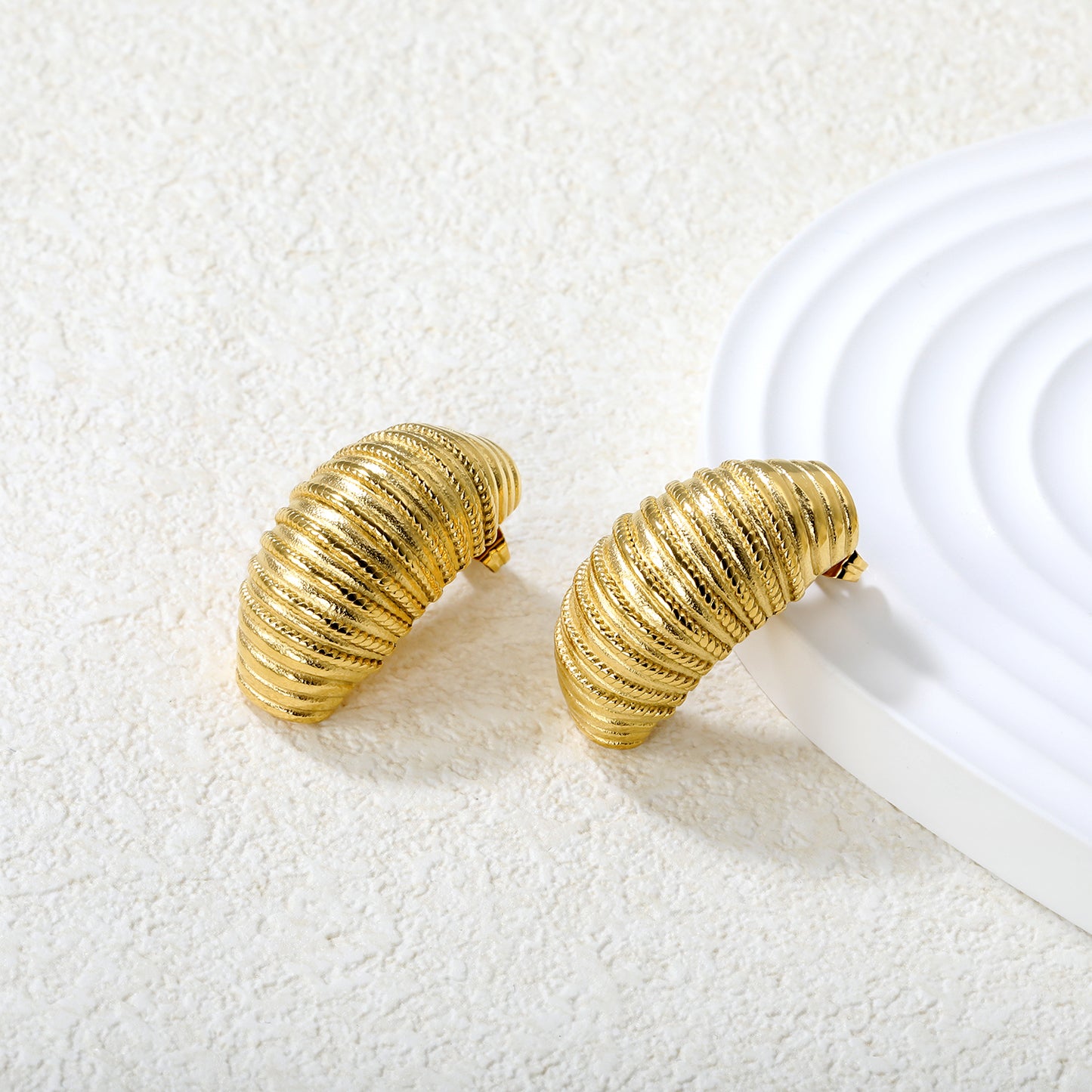 Wholesale Stainless Steel Luxe Arched Twisted Texture StudsHigh-resolution Lifestyle Photos