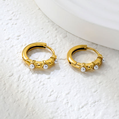 Wholesale Stainless Steel Modern Rhombus and Pearl Hoop EarringsClose-ups of the gold plating and details