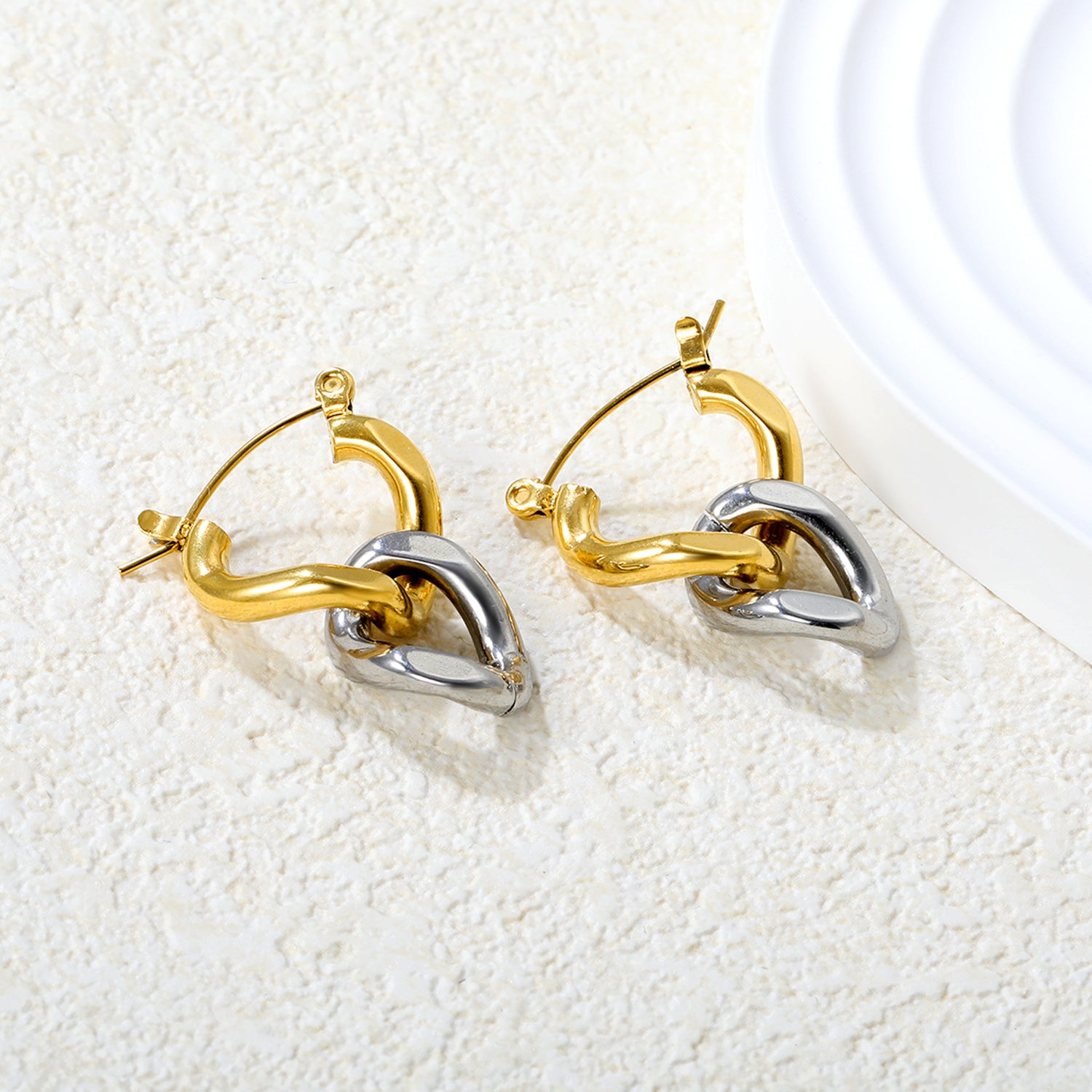 Wholesale Two-Tone Hoop Earrings Gold and Silver Interwoven Design Light LuxuryHigh-resolution Lifestyle Photos