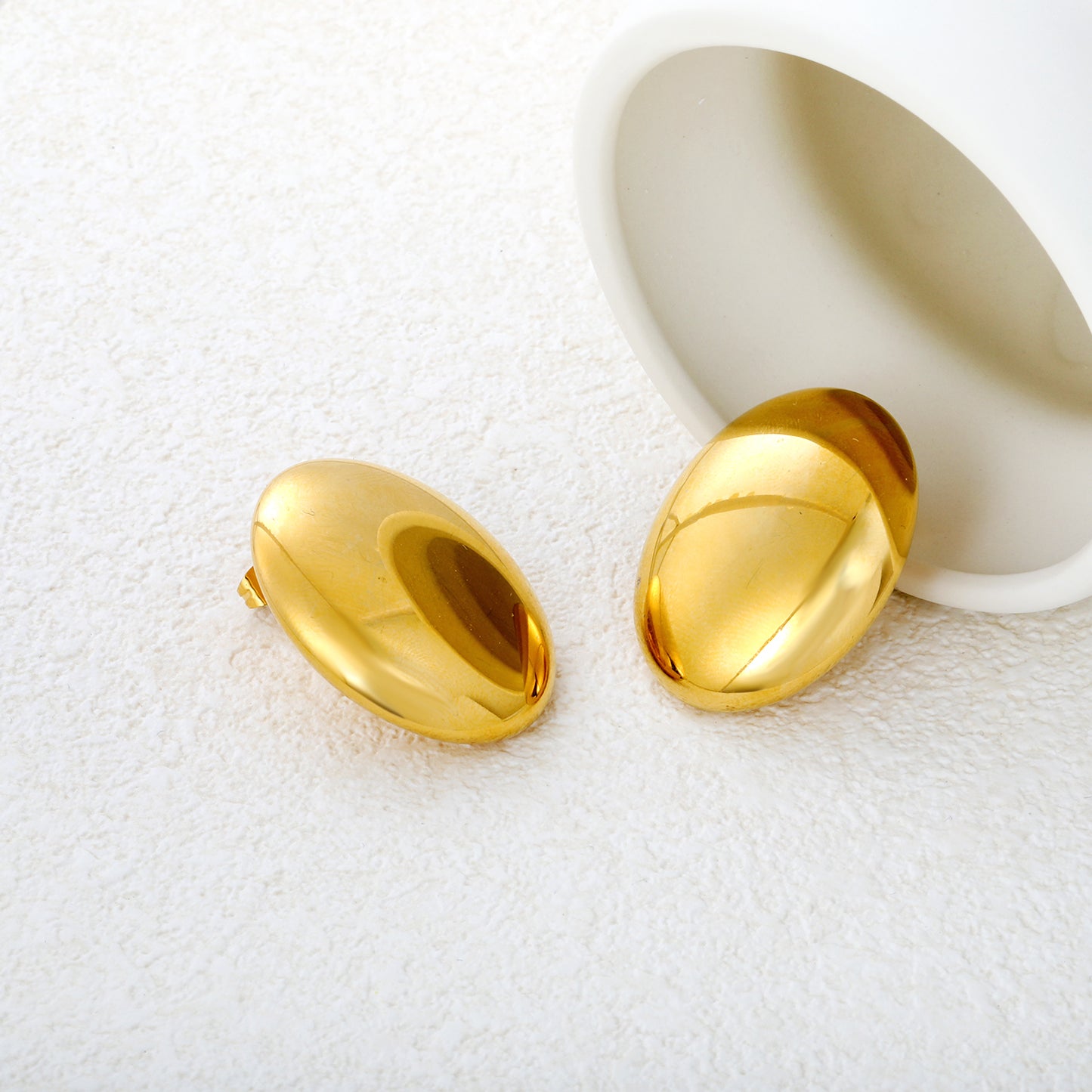 Wholesale Waterproof 18K PVD Gold Plated High Polish Oval StudsHigh-resolution Lifestyle Photos