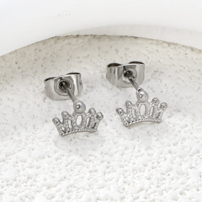 Wholesale stainless steel 18K gold plated crown regular pin earringsClose-ups of the gold plating and details
