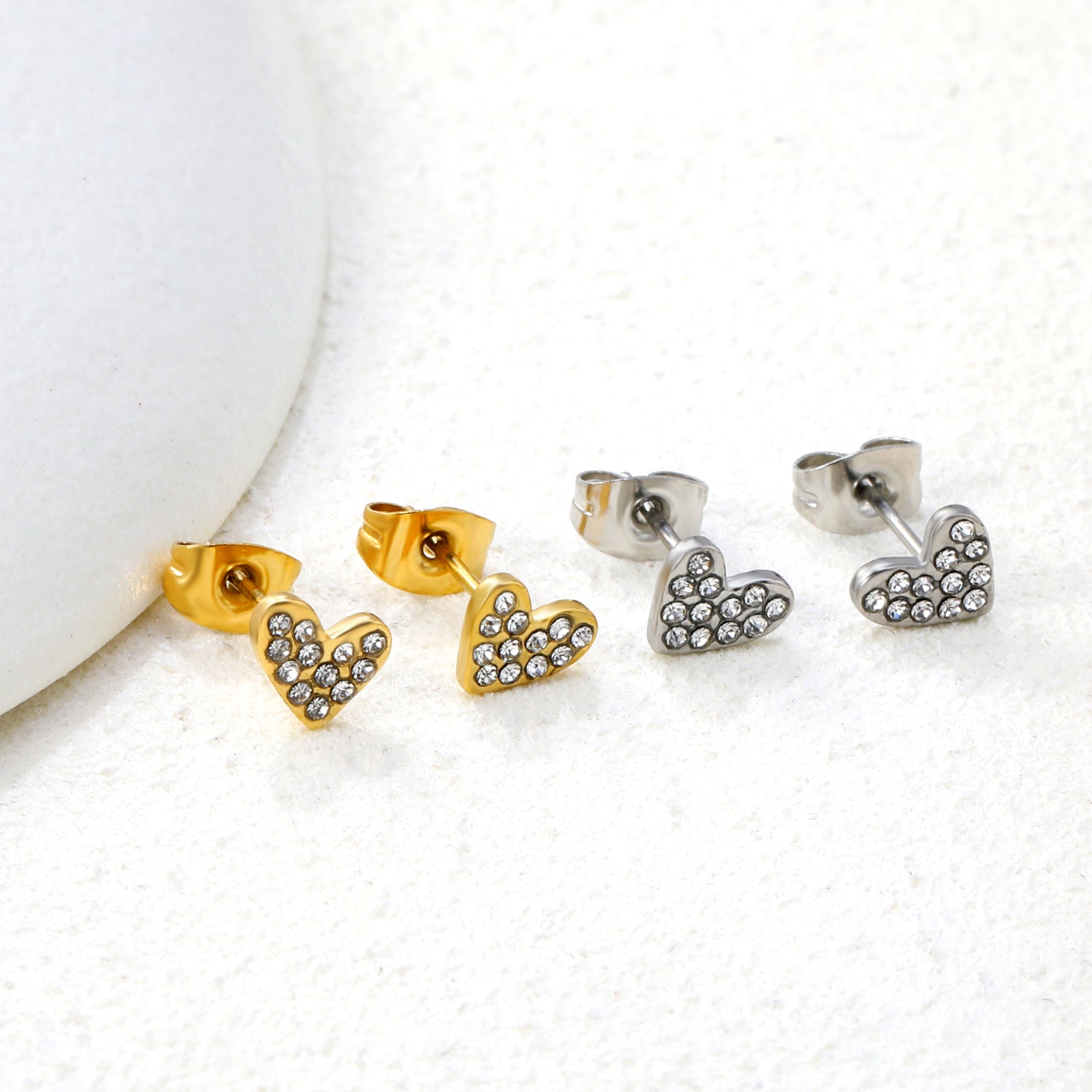 Wholesale stainless steel 18K gold plated heart-shaped white diamonds ordinary pin earringsCollection