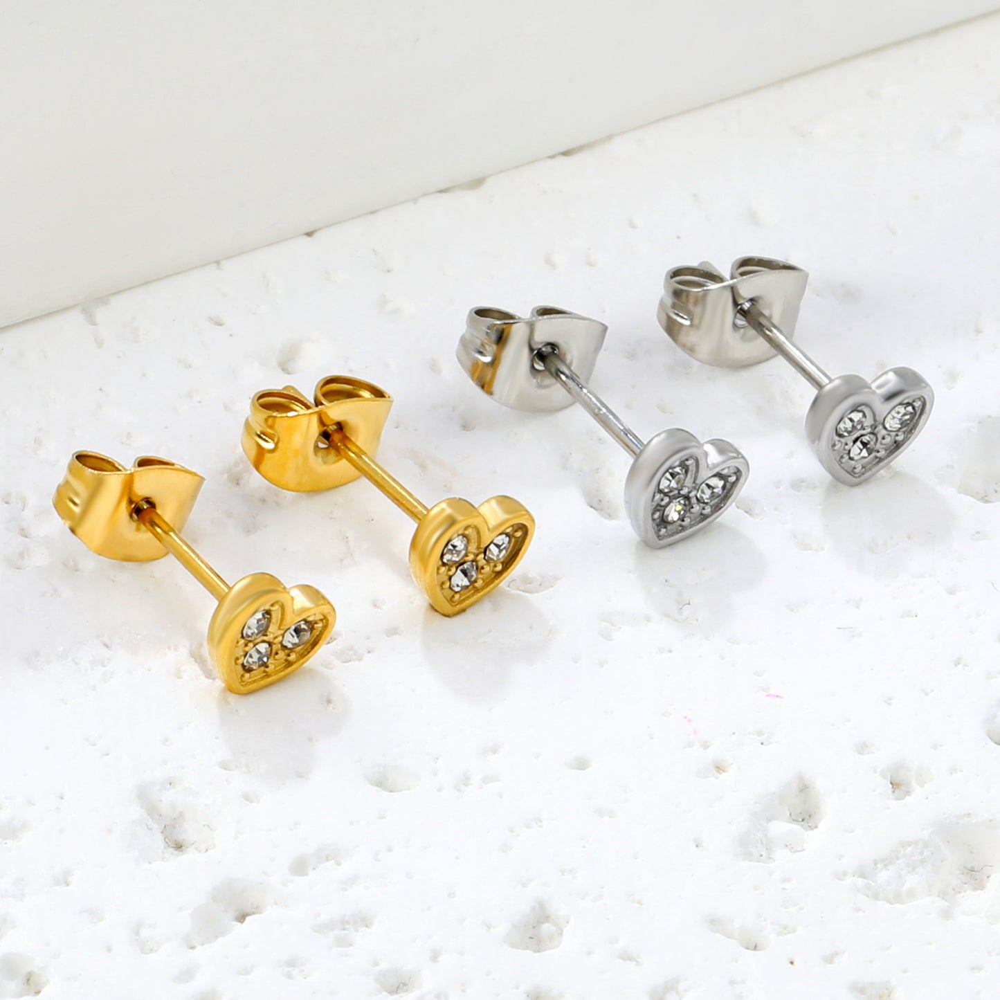 Wholesale stainless steel 18K gold plated heart-shaped white diamonds stick ordinary pin earringsCollection