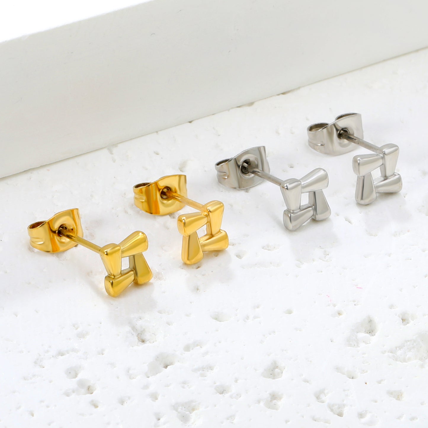 Wholesale stainless steel 18K gold plated openwork quadrilateral plain pin earringsCollection