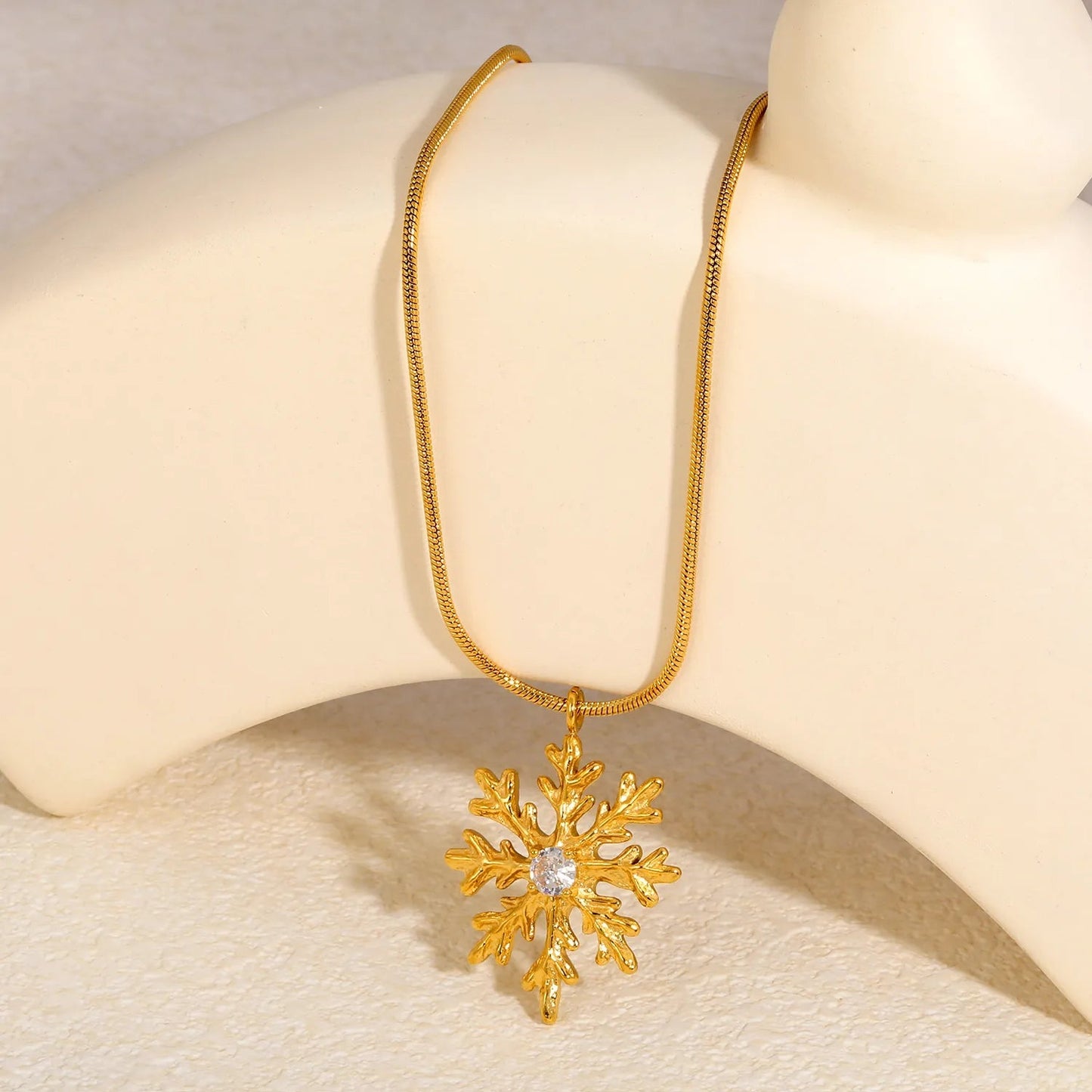 Winter Wonderland Snowflake Pendant Necklace | Tarnish-Free Gold Hypoallergenic