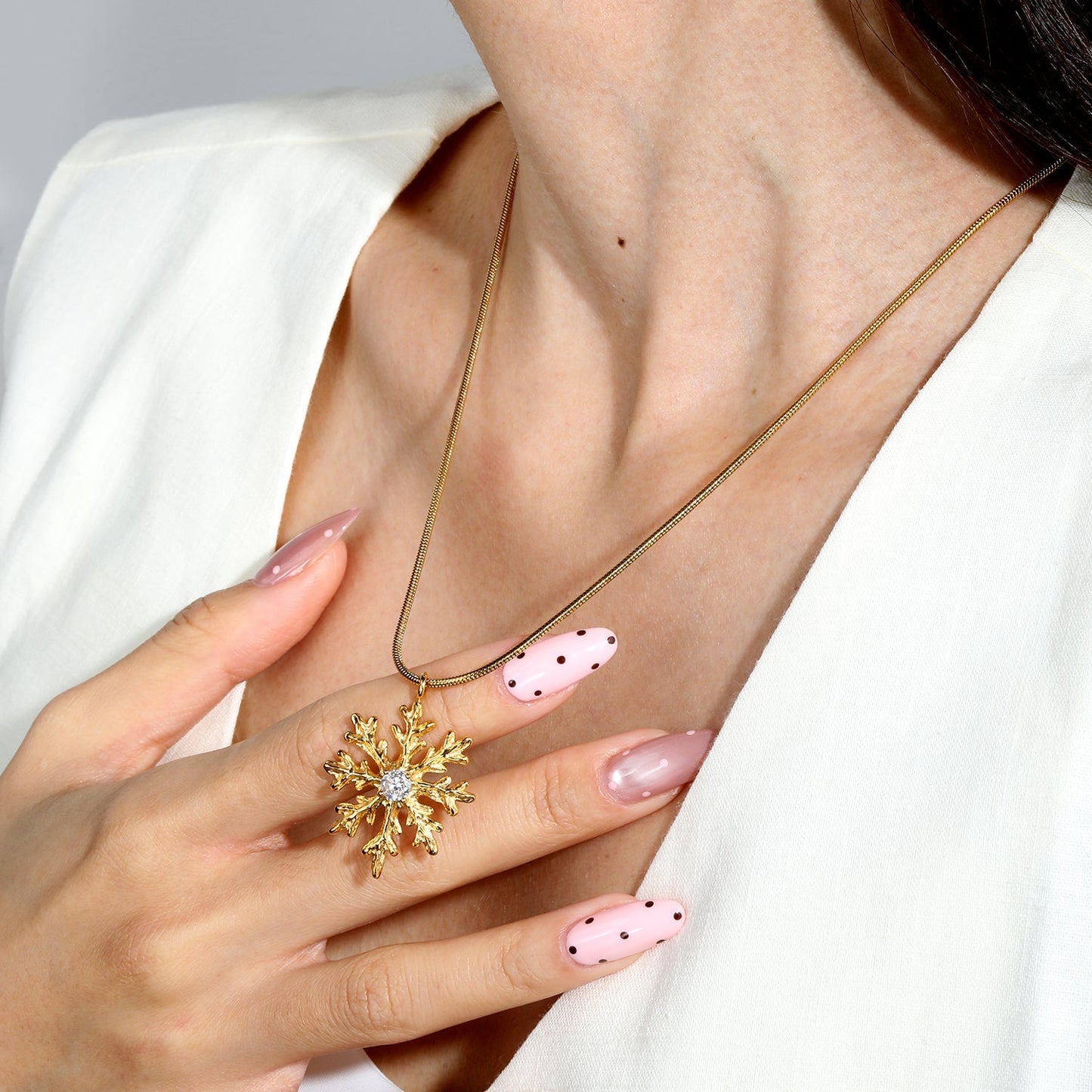 Winter Wonderland Snowflake Pendant Necklace | Tarnish-Free Gold Hypoallergenic