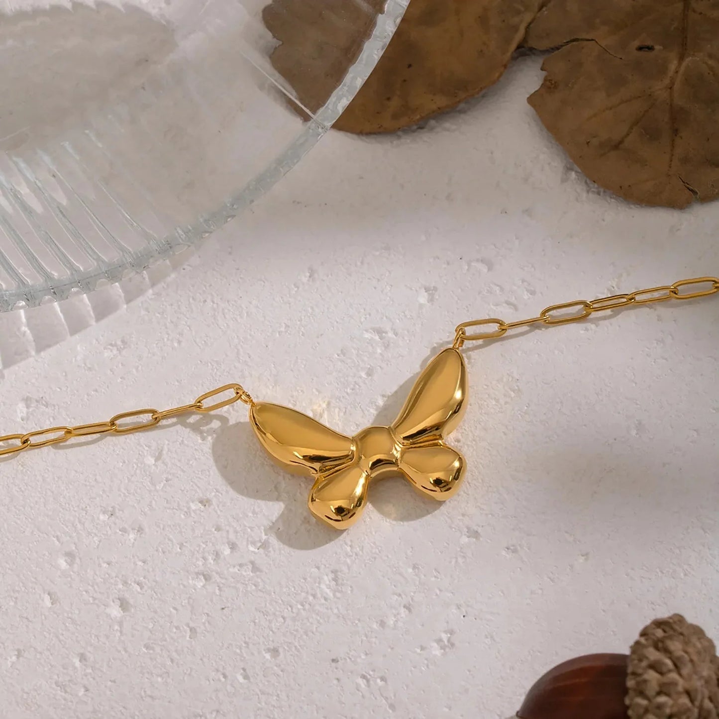 Wholesale Waterproof PVD Gold Sculpted Butterfly Paperclip Necklace