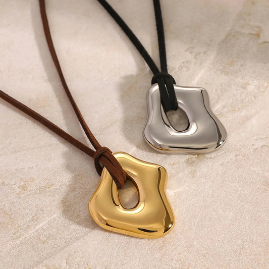 Wholesale Waterproof Leather Cord Sculpted Fluid Gold Nugget Necklace