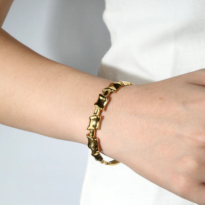 Bulk Oriental Elegance Jewelry: 21g Bamboo Block Hinged Bangle | 0 MOQ