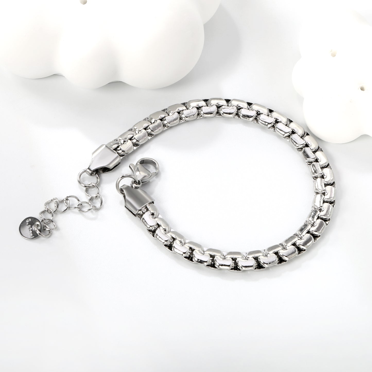 bauhaus-luxury-bracelet-design-silver