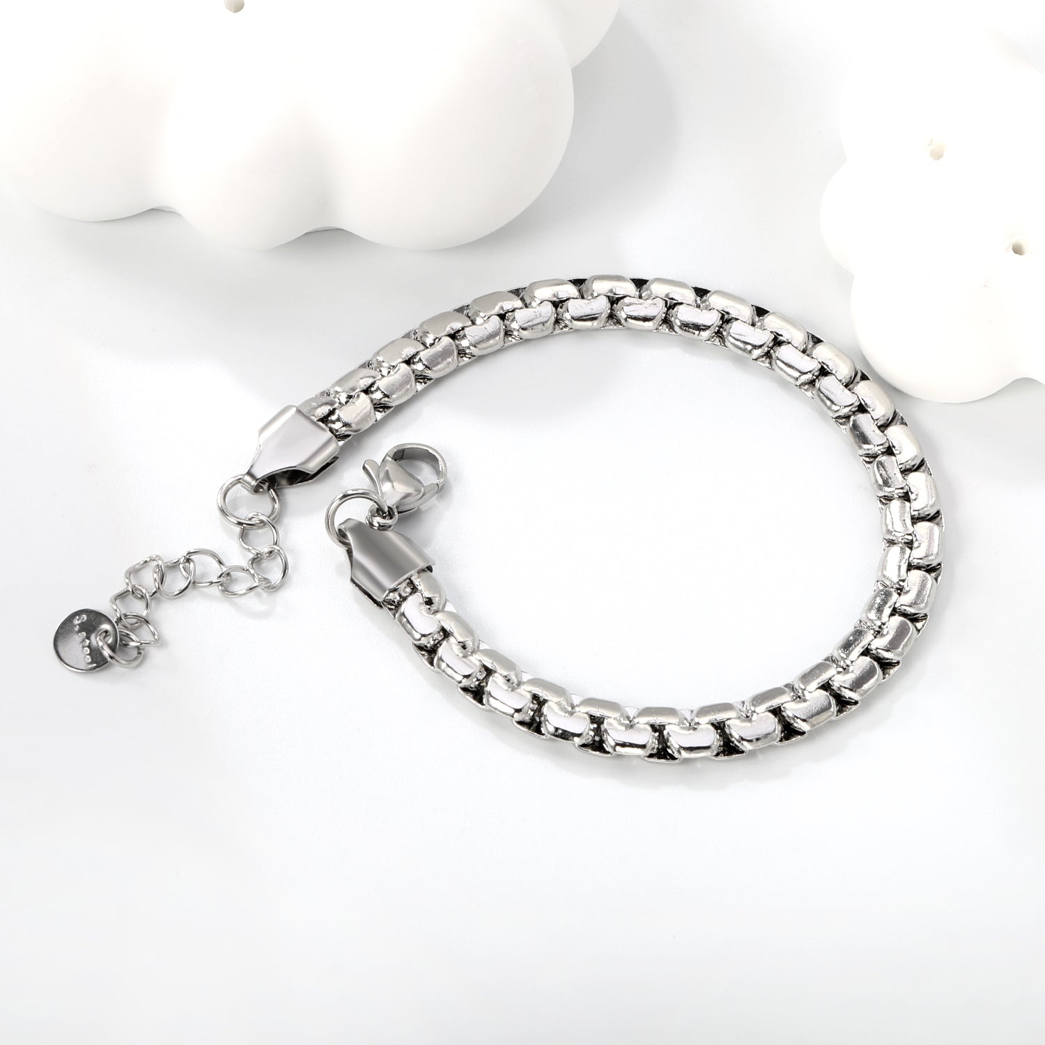 bauhaus-luxury-bracelet-design-silver