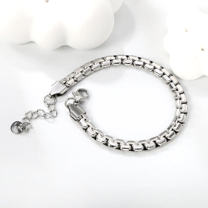bauhaus-luxury-bracelet-design-silver