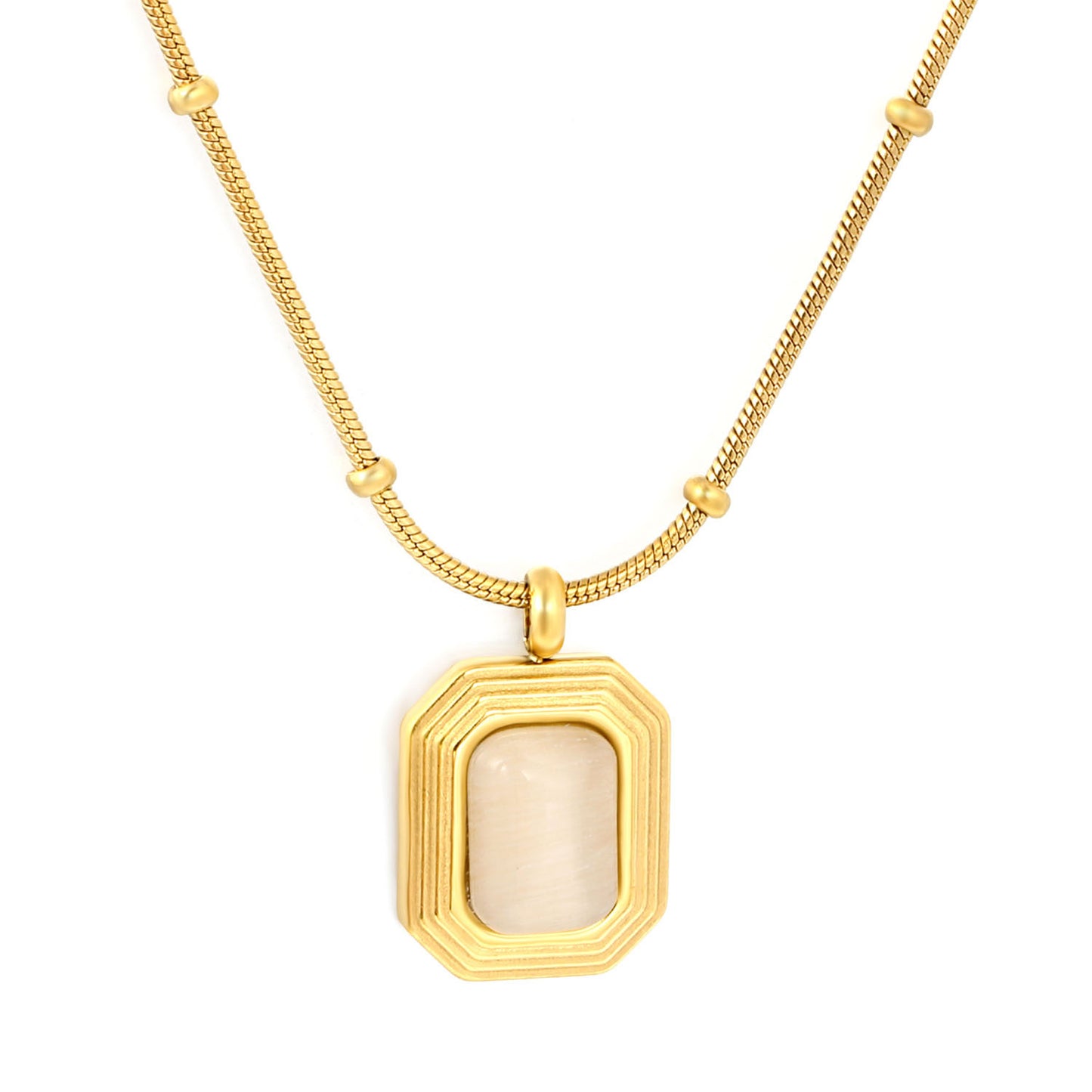 Retro Boss-Lady Style Captured in a Sleek Beaded Gold Snake Chain