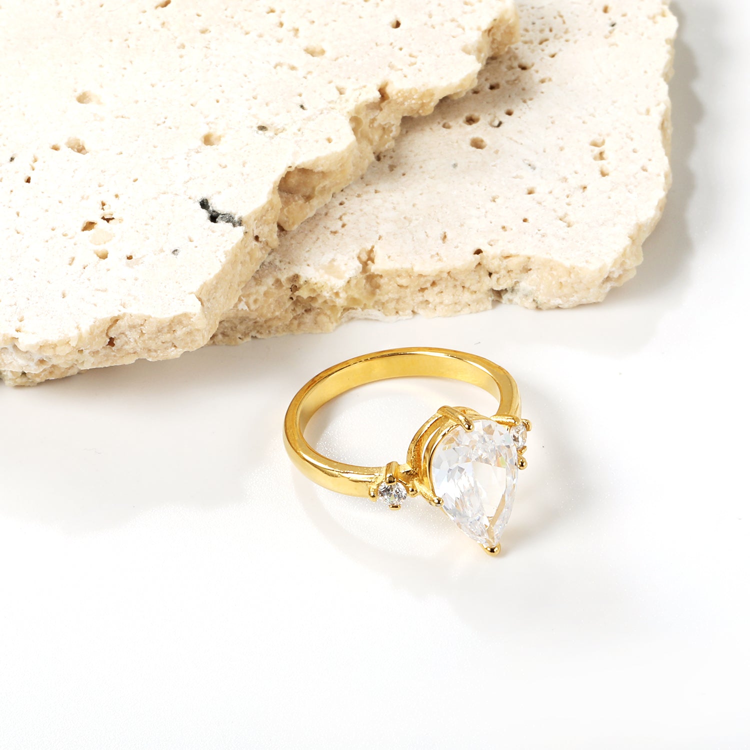 bridal-jewelry-engagement-styling