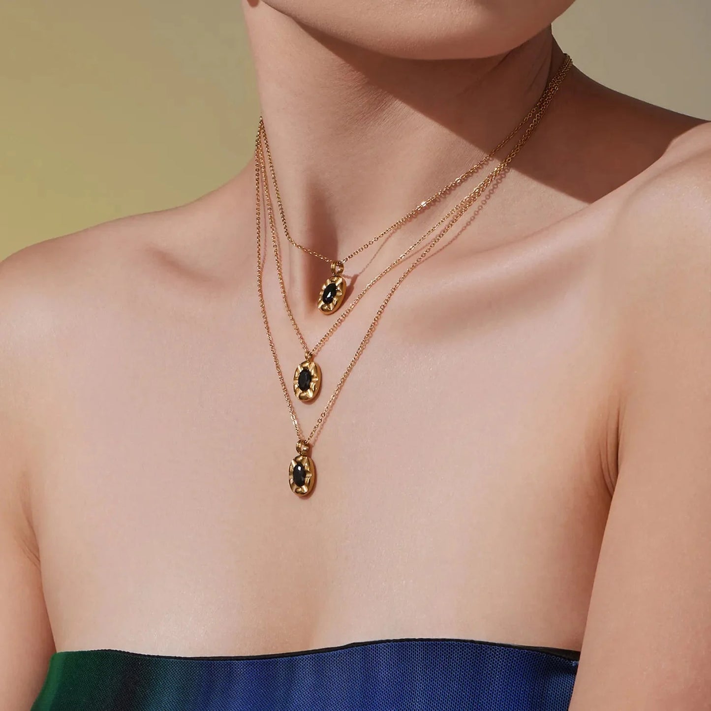 Light Luxury Black Agate Flower Necklace Stainless Steel Waterproof