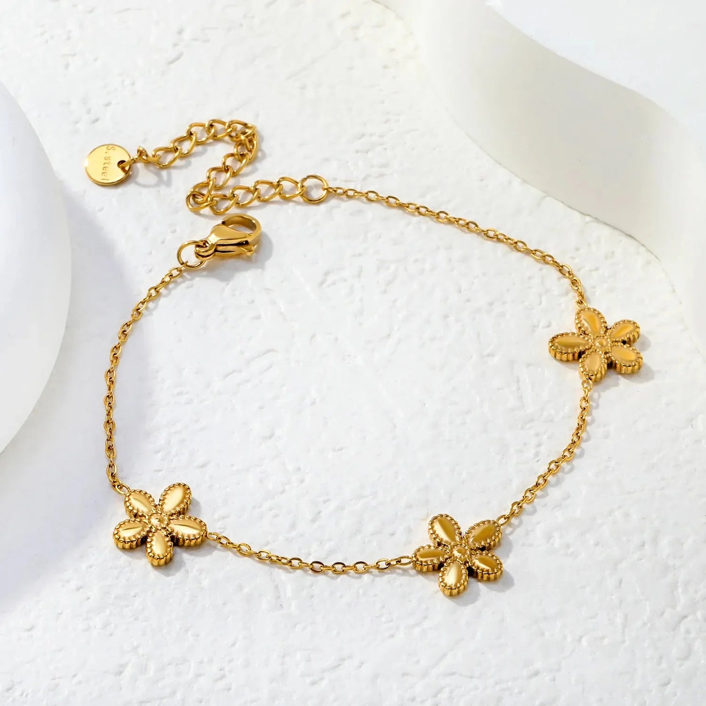 Elegant 304L Stainless Steel Gold Flower Bracelet for Women