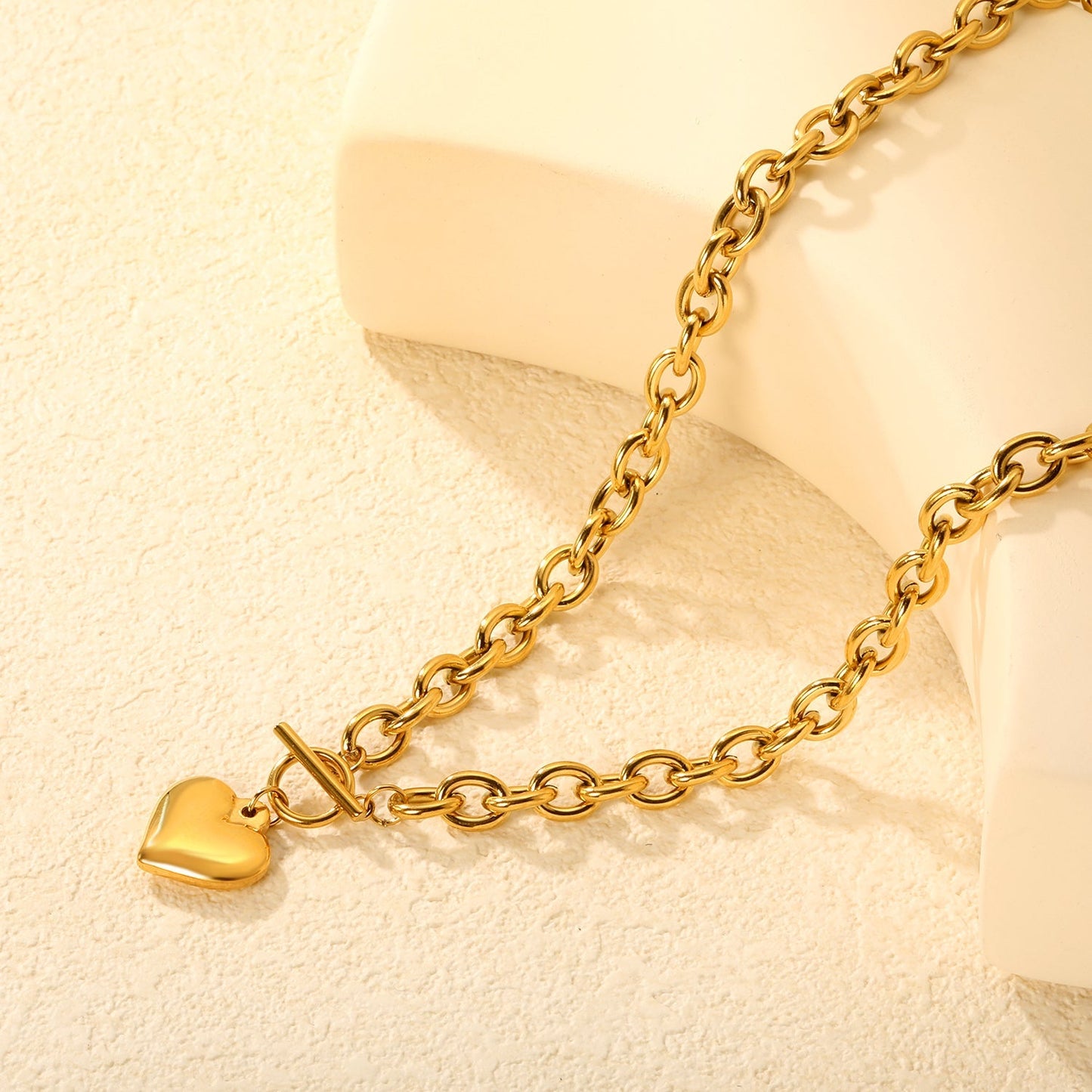 Wholesale Heavyweight Chunky Cable Chain Toggle Clasp Heart Necklace