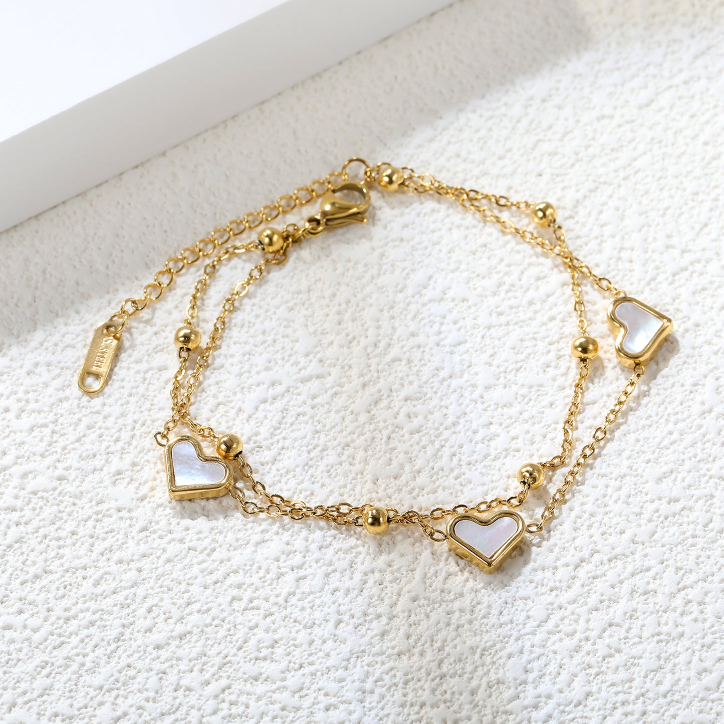 contrast-luxury-bracelet-design