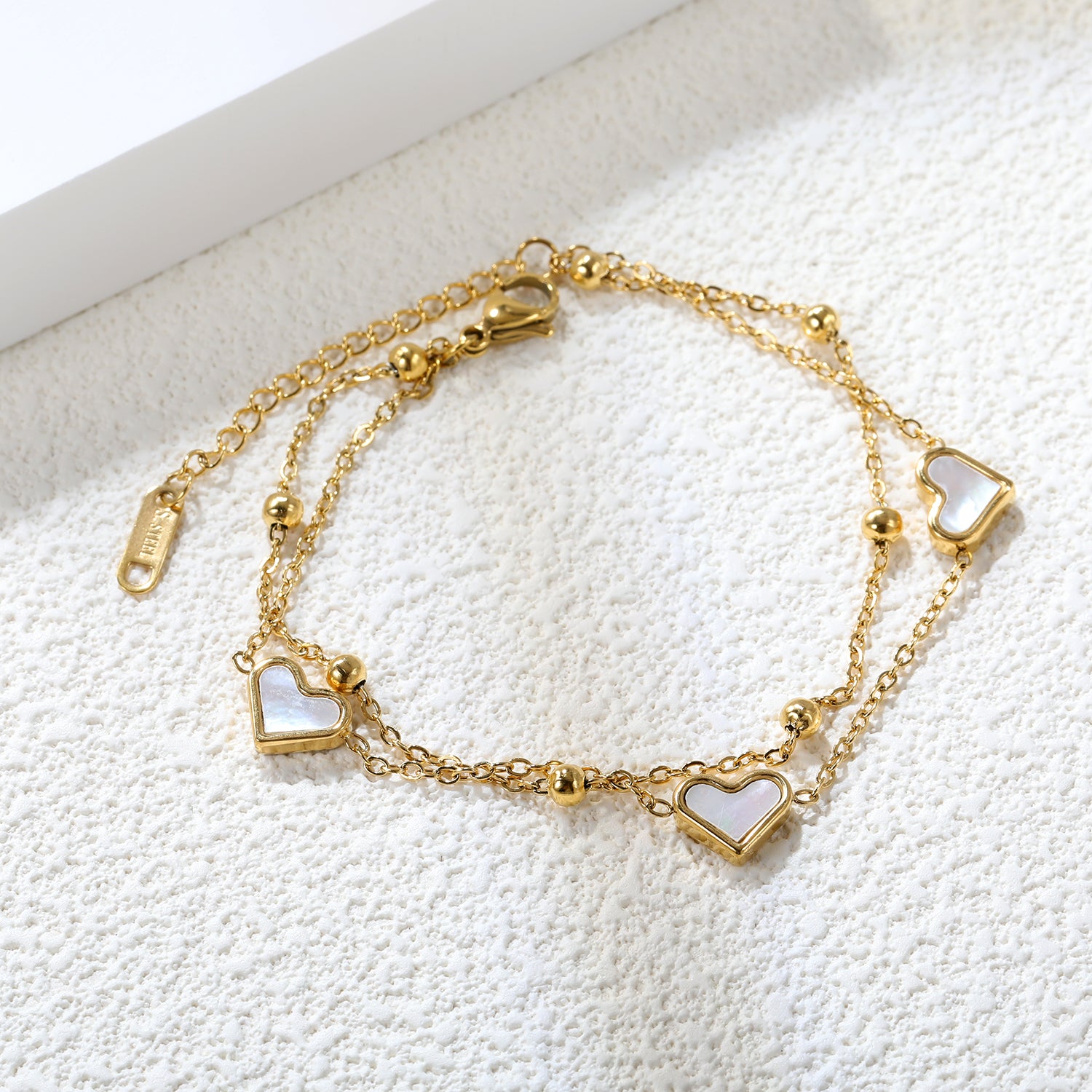 contrast-luxury-bracelet-design