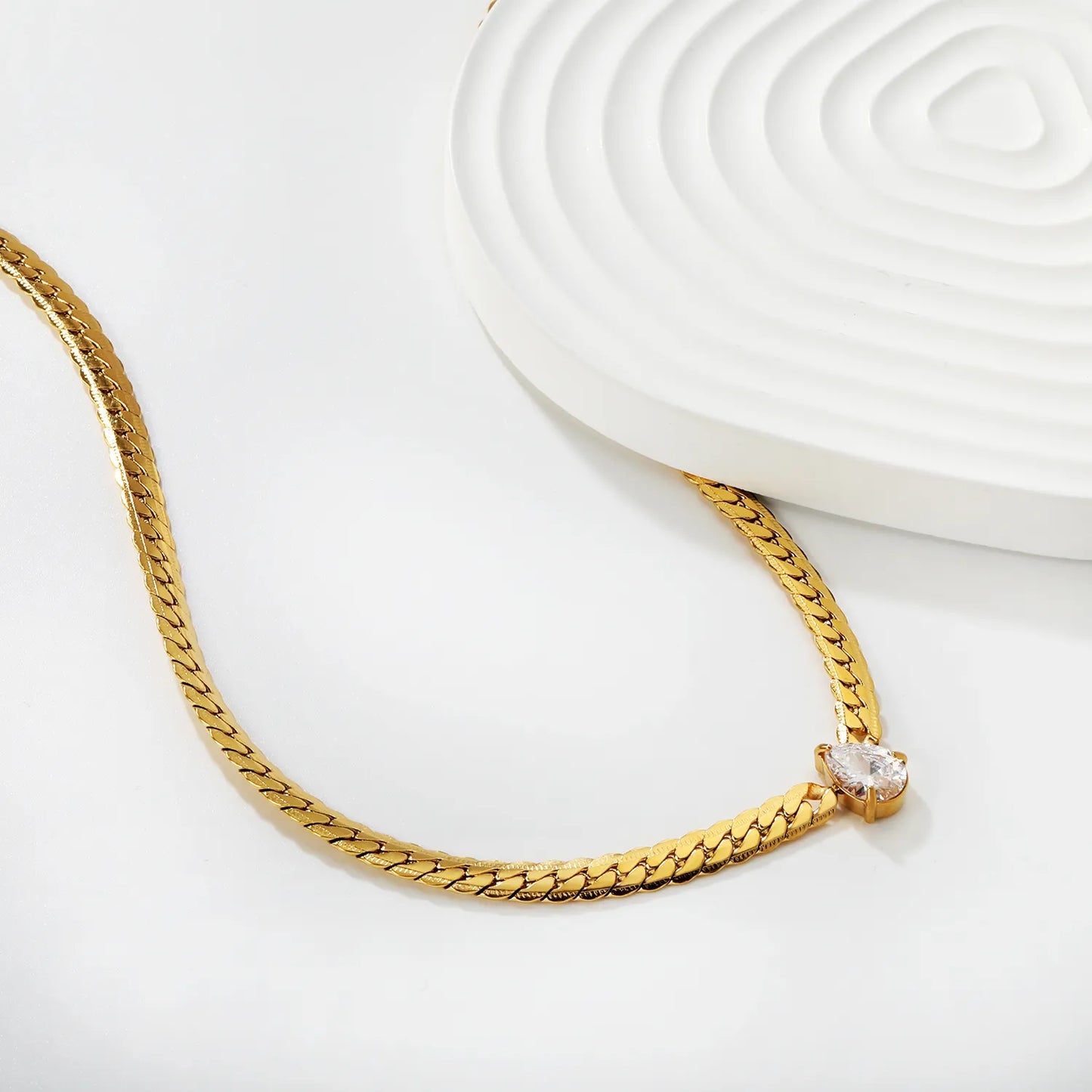 Wholesale Waterproof PVD Gold Pear-Cut Zircon Sculpted Cuban Necklace