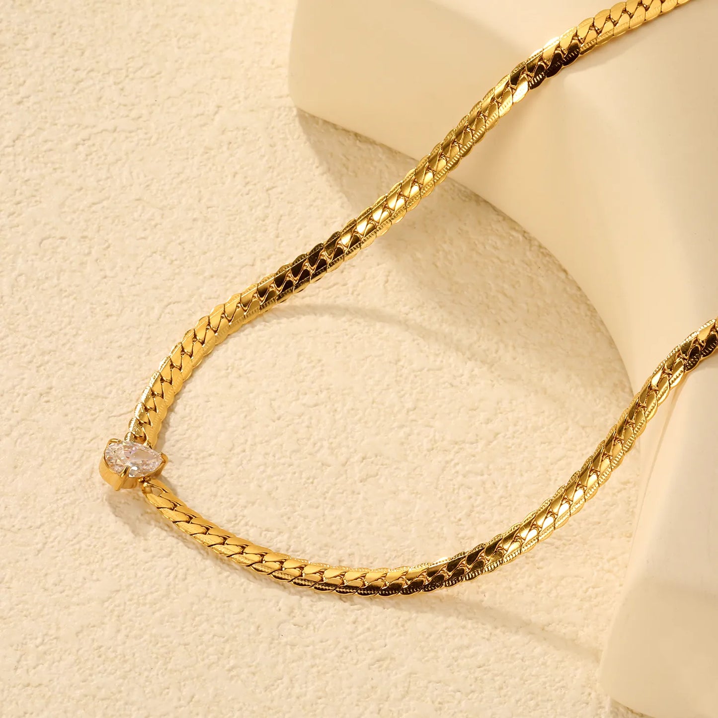 Wholesale Waterproof PVD Gold Pear-Cut Zircon Sculpted Cuban Necklace