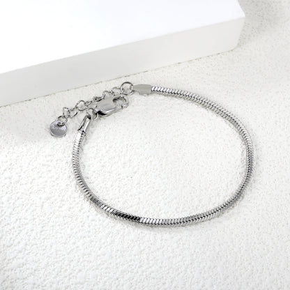 featherlight-luxury-bracelet-design-2.4mm-silver