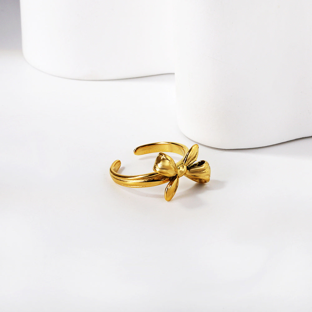 feminine-jewelry-styling-bow-design