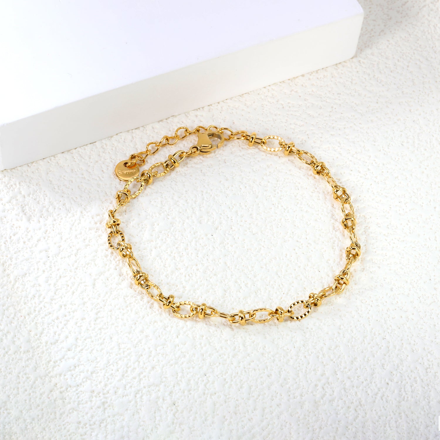 fluid-luxury-bracelet-design