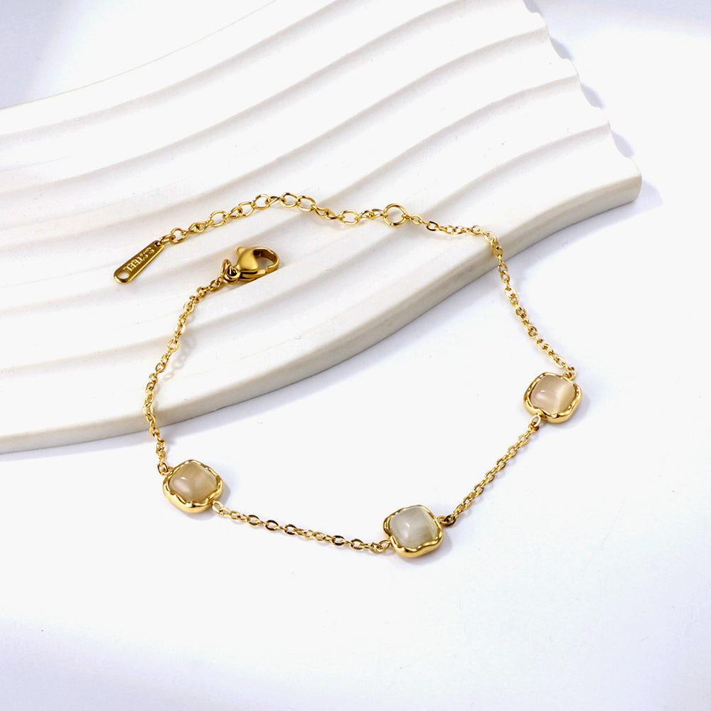geode-luxury-bracelet-design-white