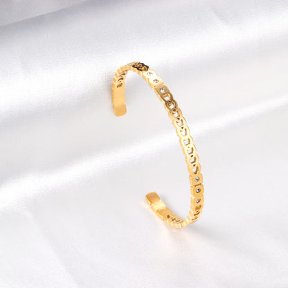 gold-filigree-bracelet-waterproof-tech  